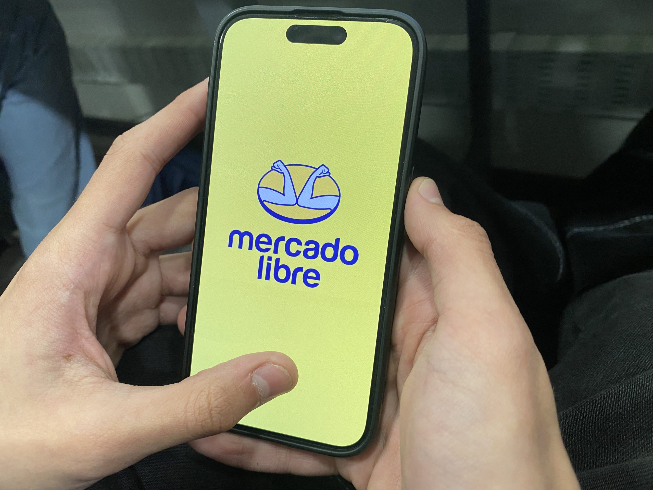 El alza de Mercado Libre en Chile abre oportunidades a empleados y pymes